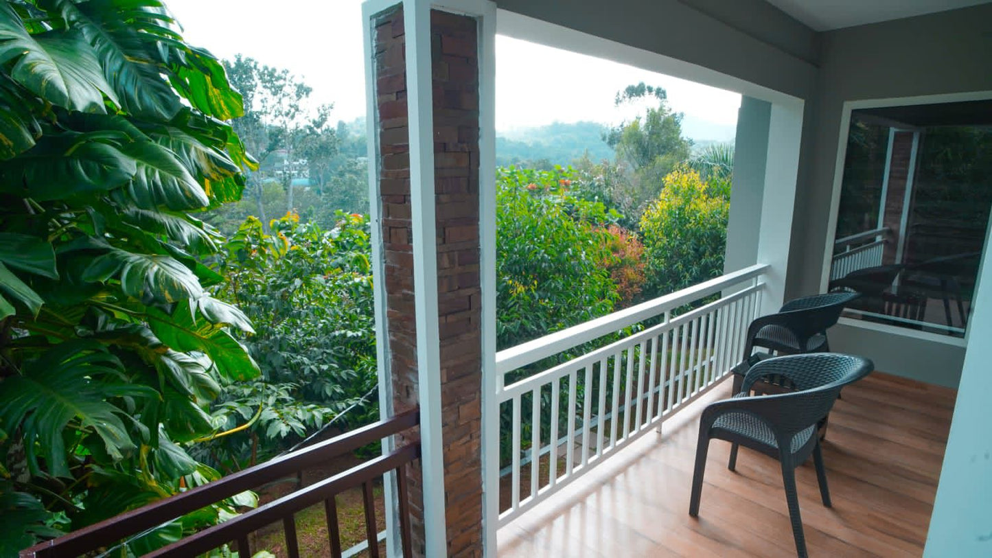 Luxury 4BHK Villa with Private Pool in Munnar – Family & Group Retreat