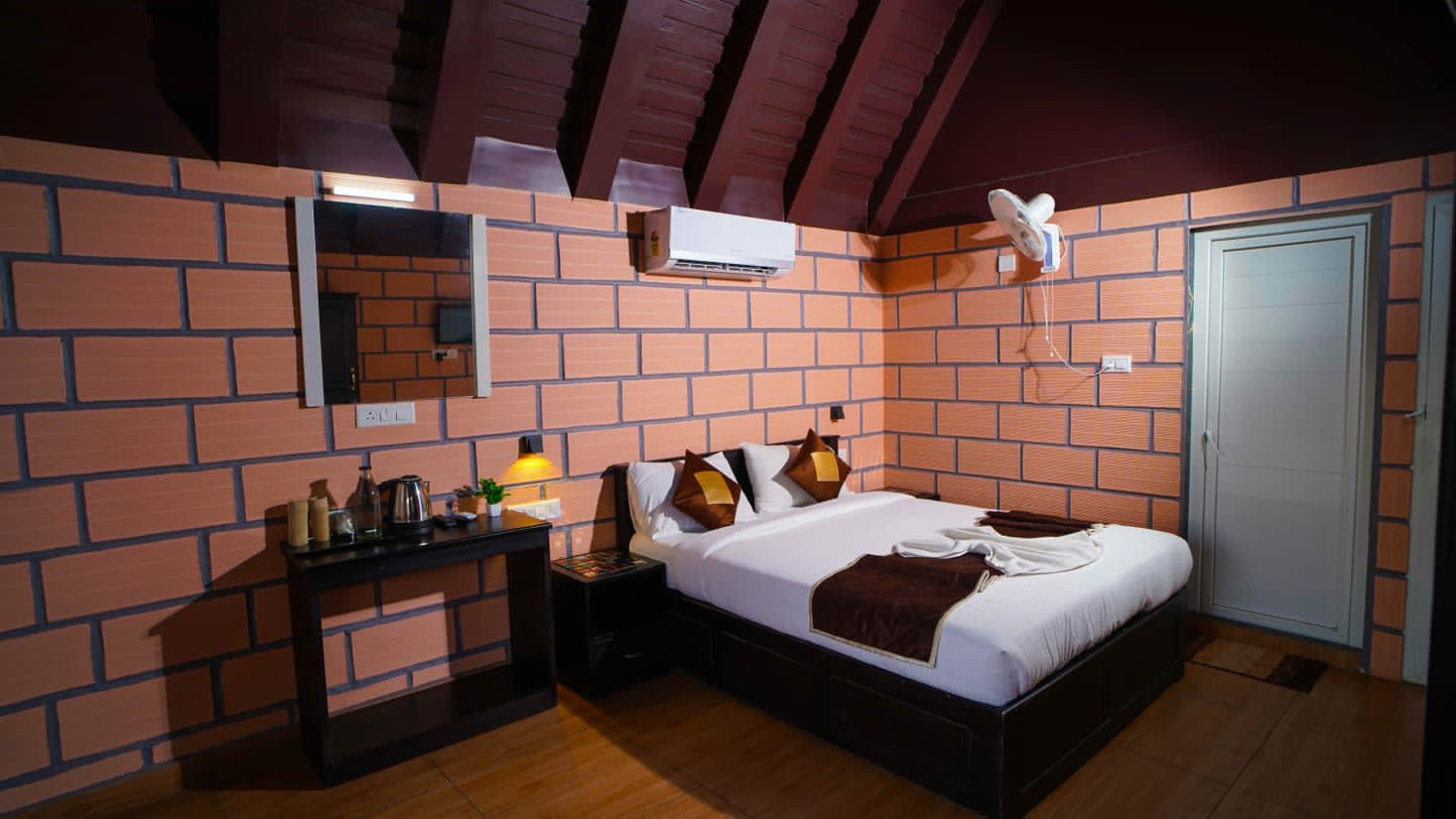Luxury 4BHK Villa with Private Pool in Munnar – Family & Group Retreat