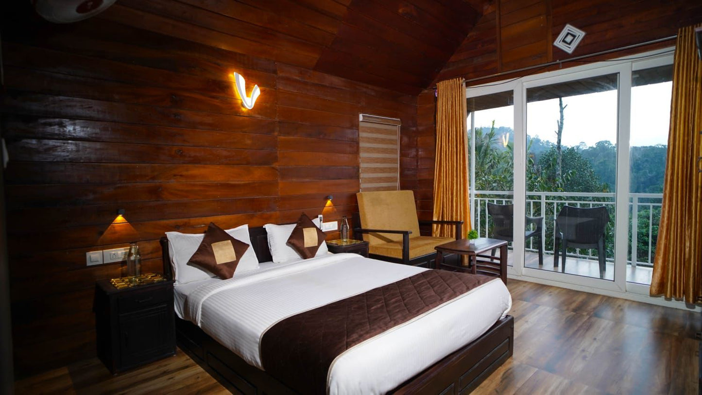 Luxury 4BHK Villa with Private Pool in Munnar – Family & Group Retreat