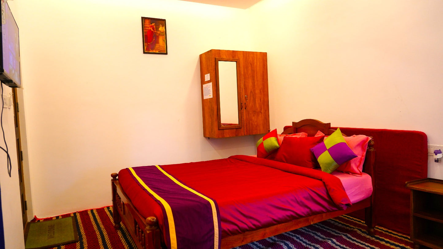 Deluxe 5BHK Pool Villa in Munnar – Luxury Family & Group Stay