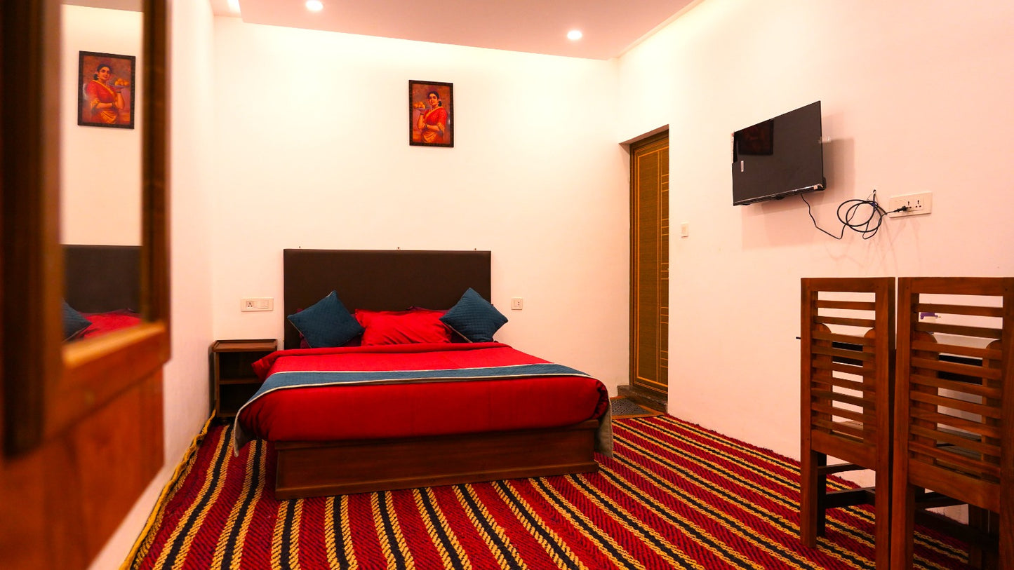 Deluxe 5BHK Pool Villa in Munnar – Luxury Family & Group Stay