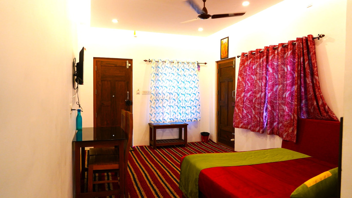 Deluxe 5BHK Pool Villa in Munnar – Luxury Family & Group Stay