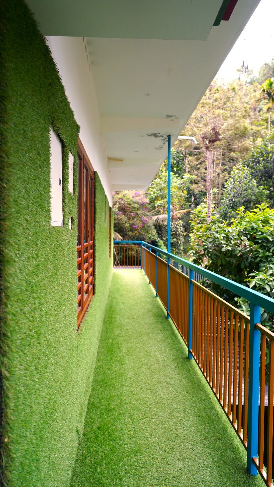 Deluxe 5BHK Pool Villa in Munnar – Luxury Family & Group Stay