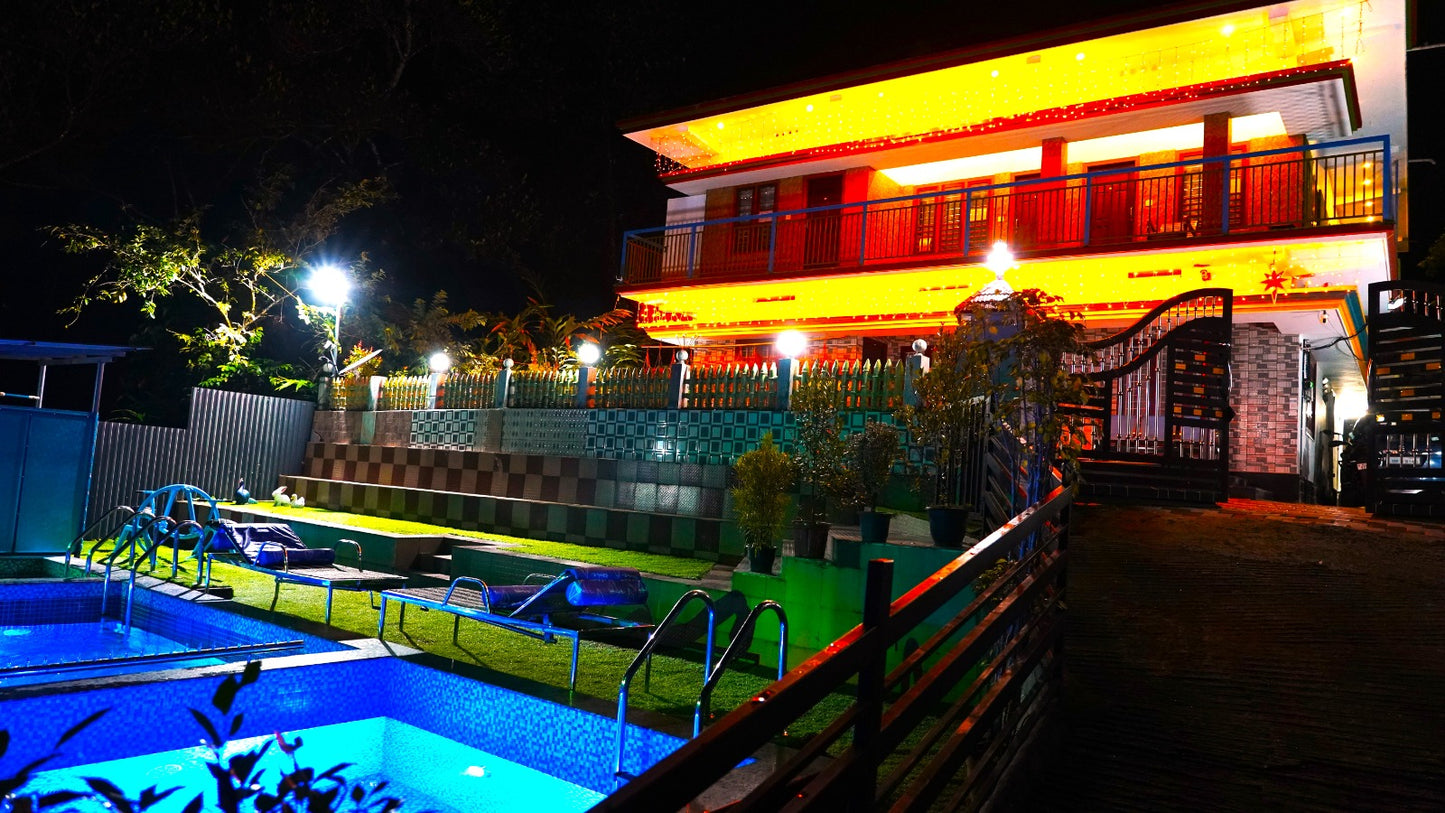 Deluxe 5BHK Pool Villa in Munnar – Luxury Family & Group Stay