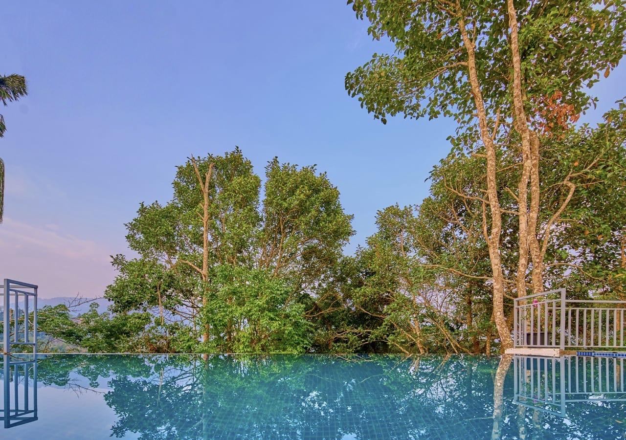 Modern Luxury 5BHK Pool Villa in Munnar – Premium Family Retreat