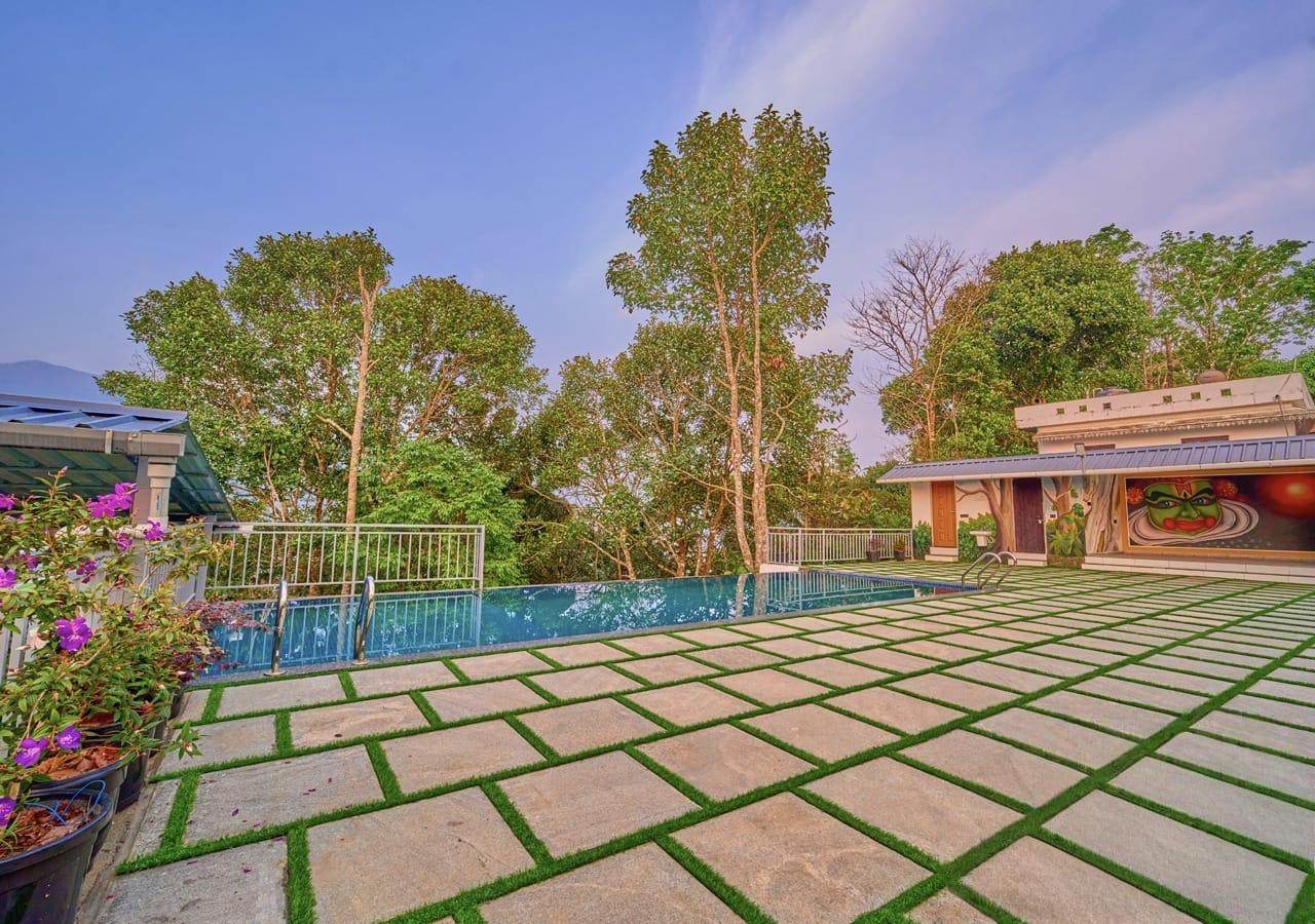 Modern Luxury 5BHK Pool Villa in Munnar – Premium Family Retreat