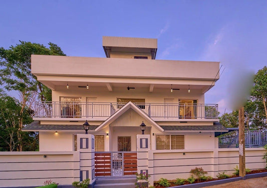 Modern Luxury 5BHK Pool Villa in Munnar – Premium Family Retreat