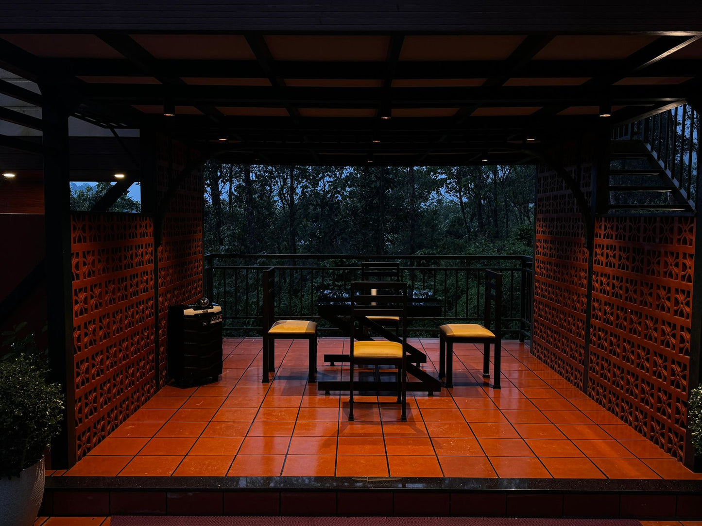 Heritage 5BHK Pool Villa in Manakulam, Munnar – Classic Kerala Style