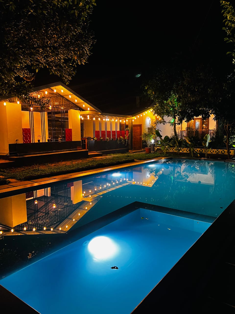 Munnar Luxury 6BHK Villa with Private Pool