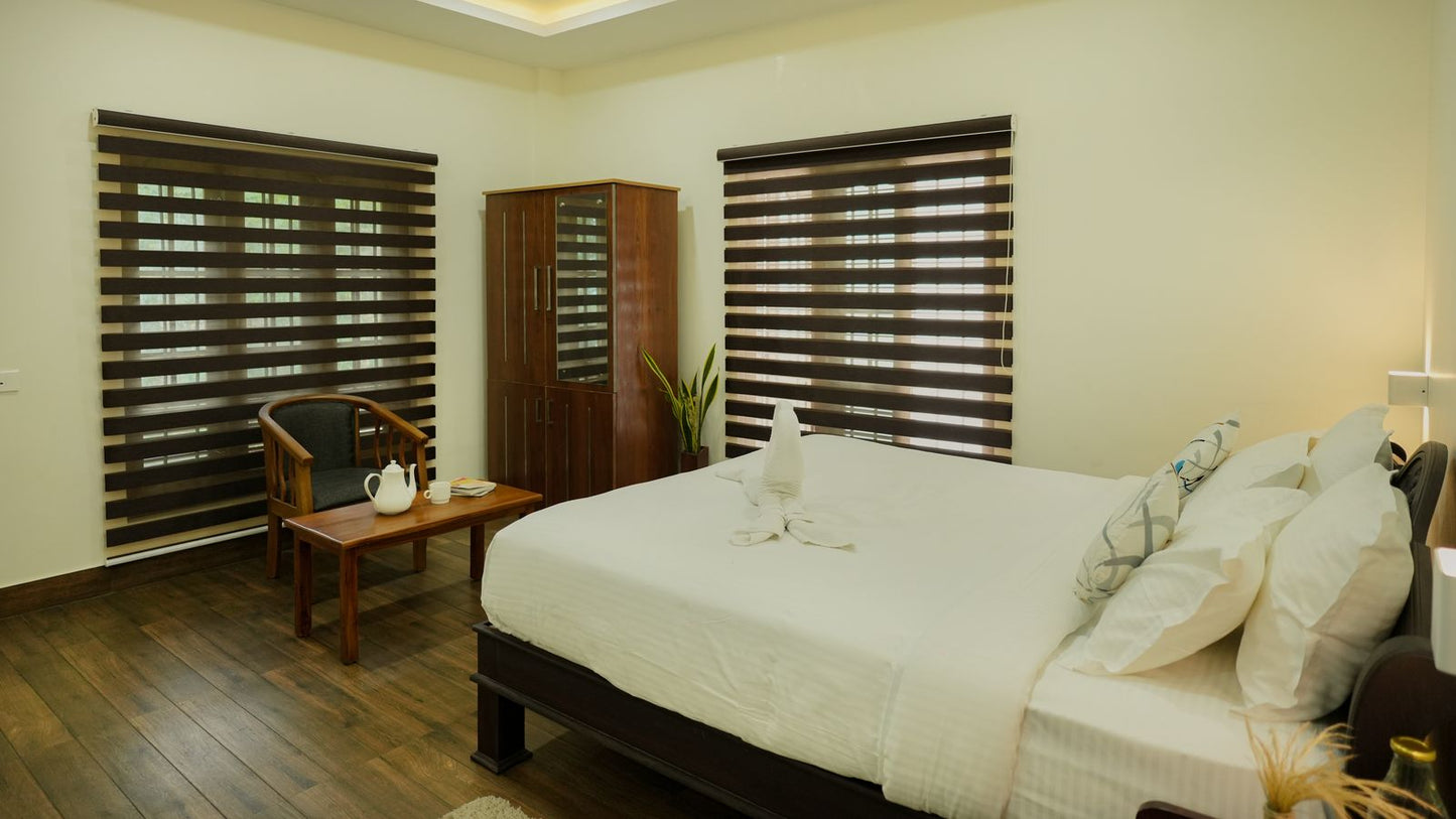 Luxury 6BHK Pool Villa in Munnar – Grand Family & Group Retreat