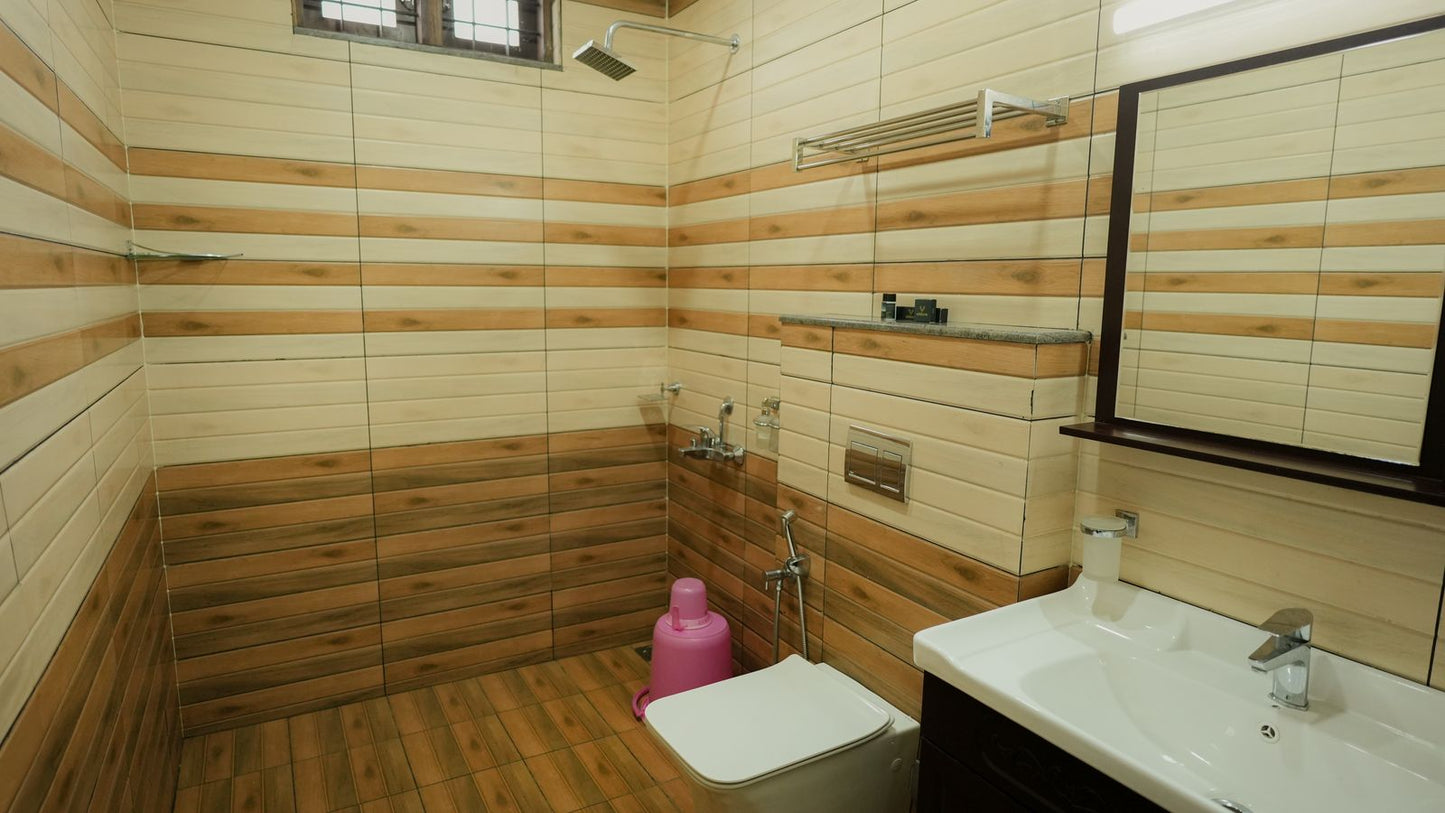 Luxury 6BHK Pool Villa in Munnar – Grand Family & Group Retreat