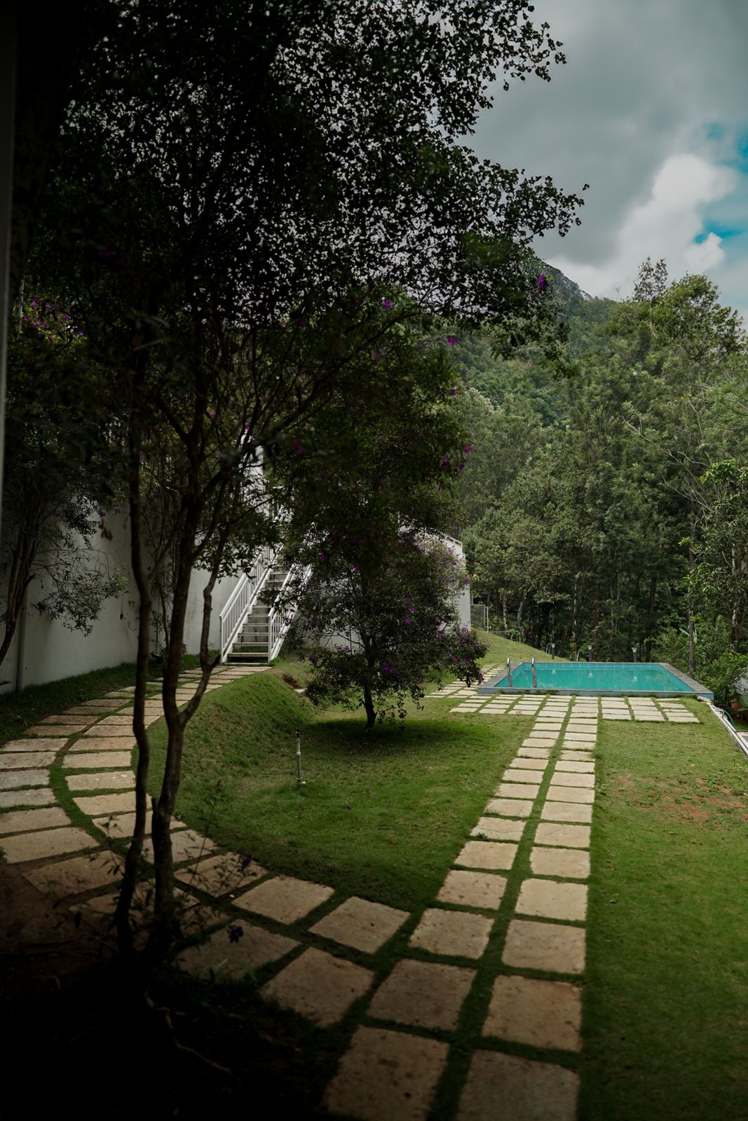 Luxury 6BHK Pool Villa in Munnar – Grand Family & Group Retreat