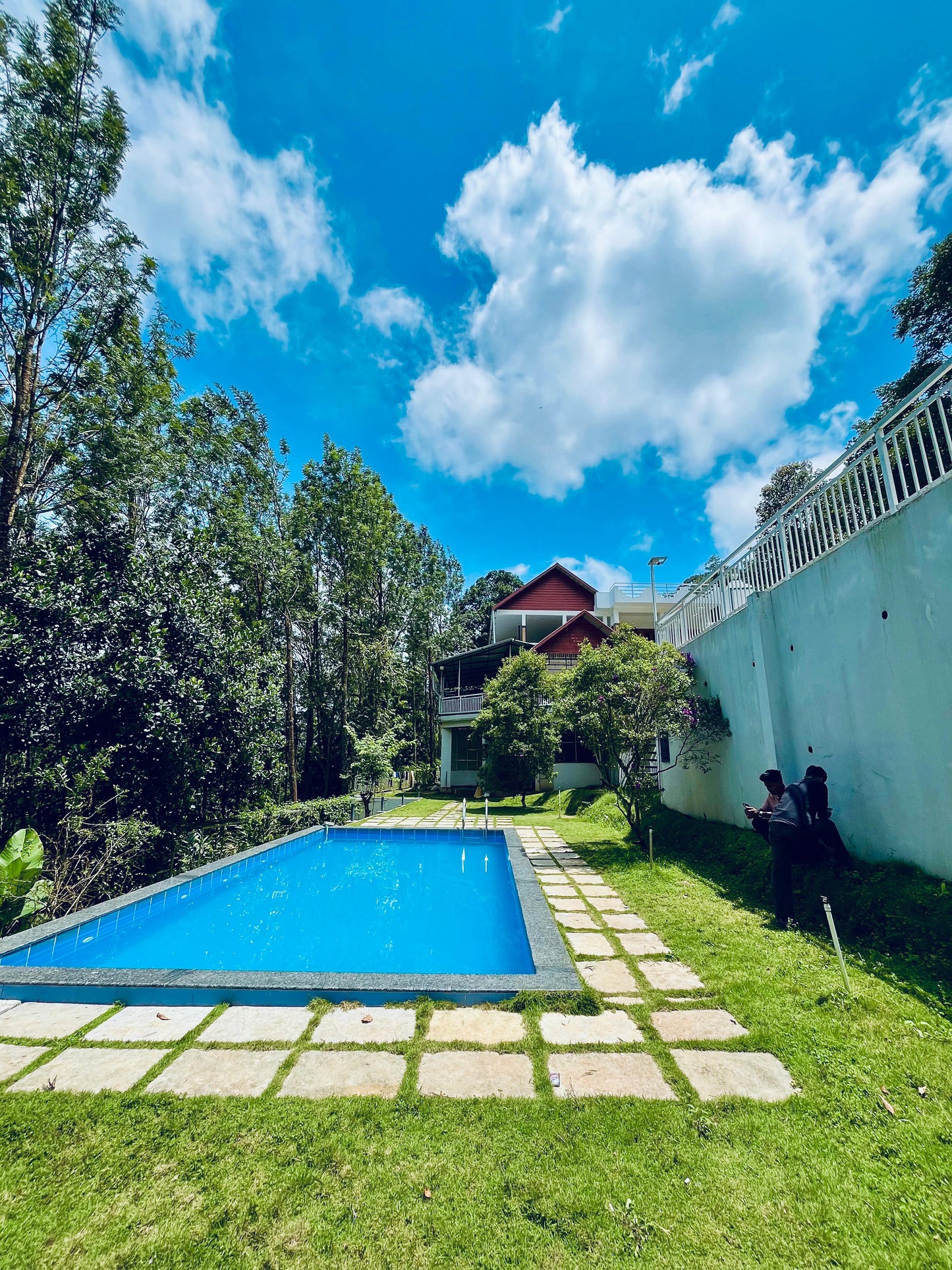 Luxury 6BHK Pool Villa in Munnar – Grand Family & Group Retreat