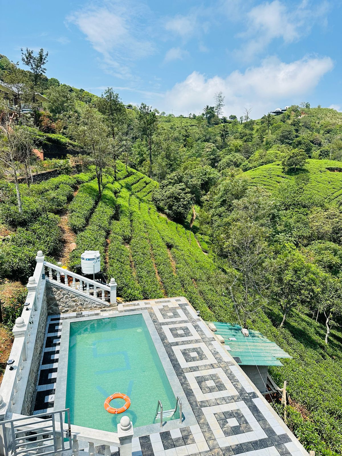 Vagamon Family Villa: 2 Rooms + Dorm & Private Pool Retreat