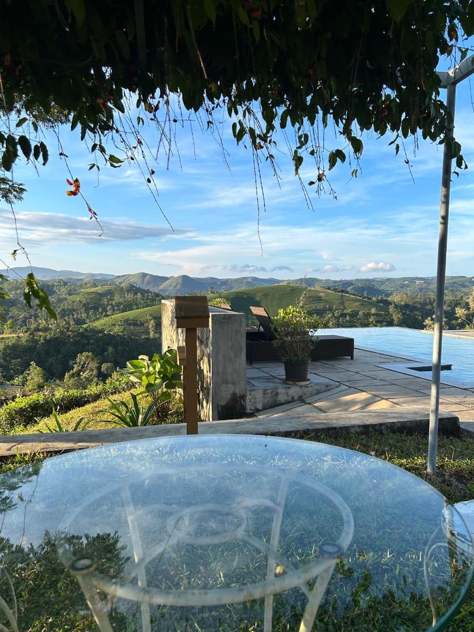 Sylvan Retreat: Luxury Hilltop Villa with Infinity Pool, Vagamon
