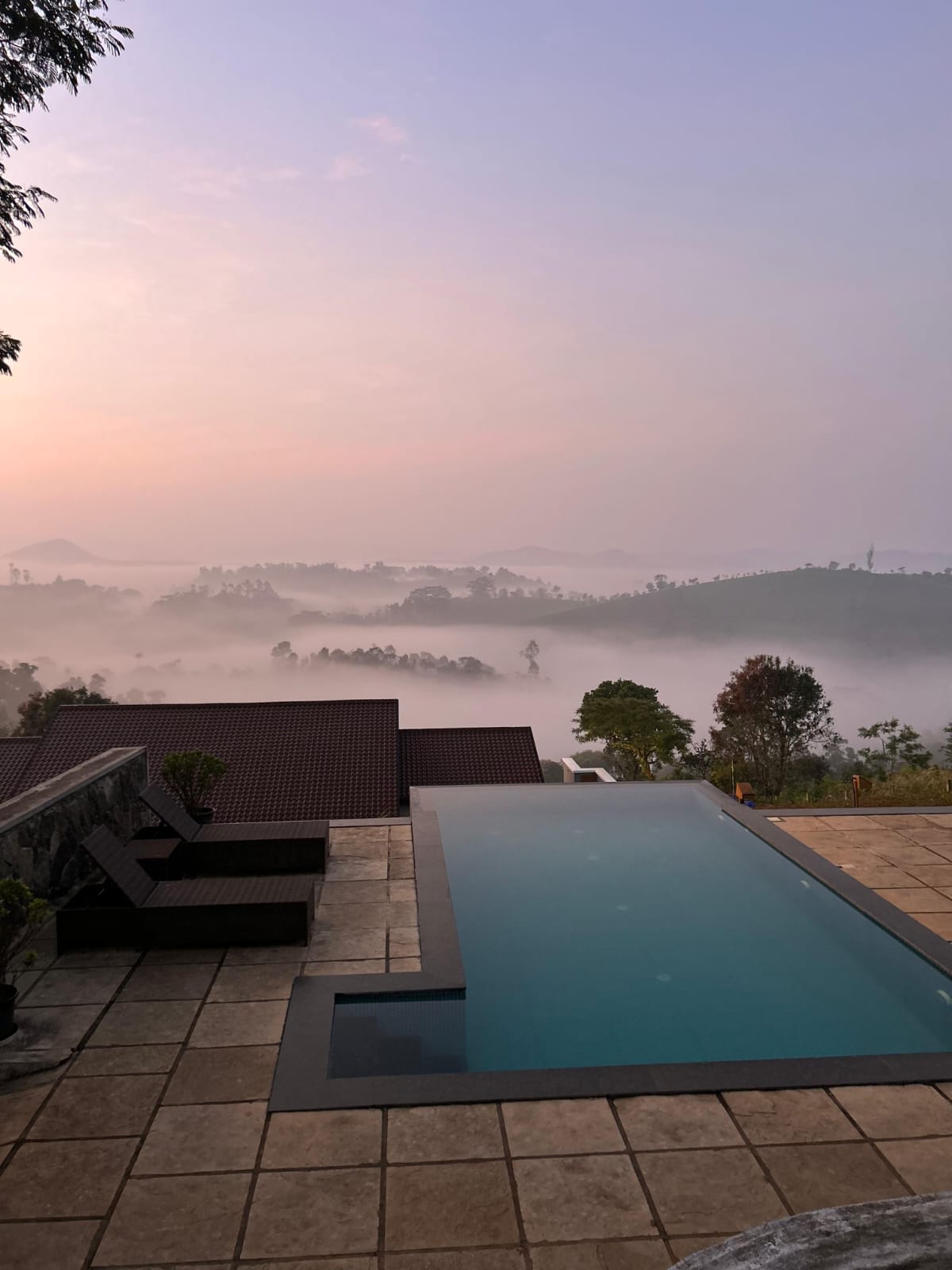 Sylvan Retreat: Luxury Hilltop Villa with Infinity Pool, Vagamon