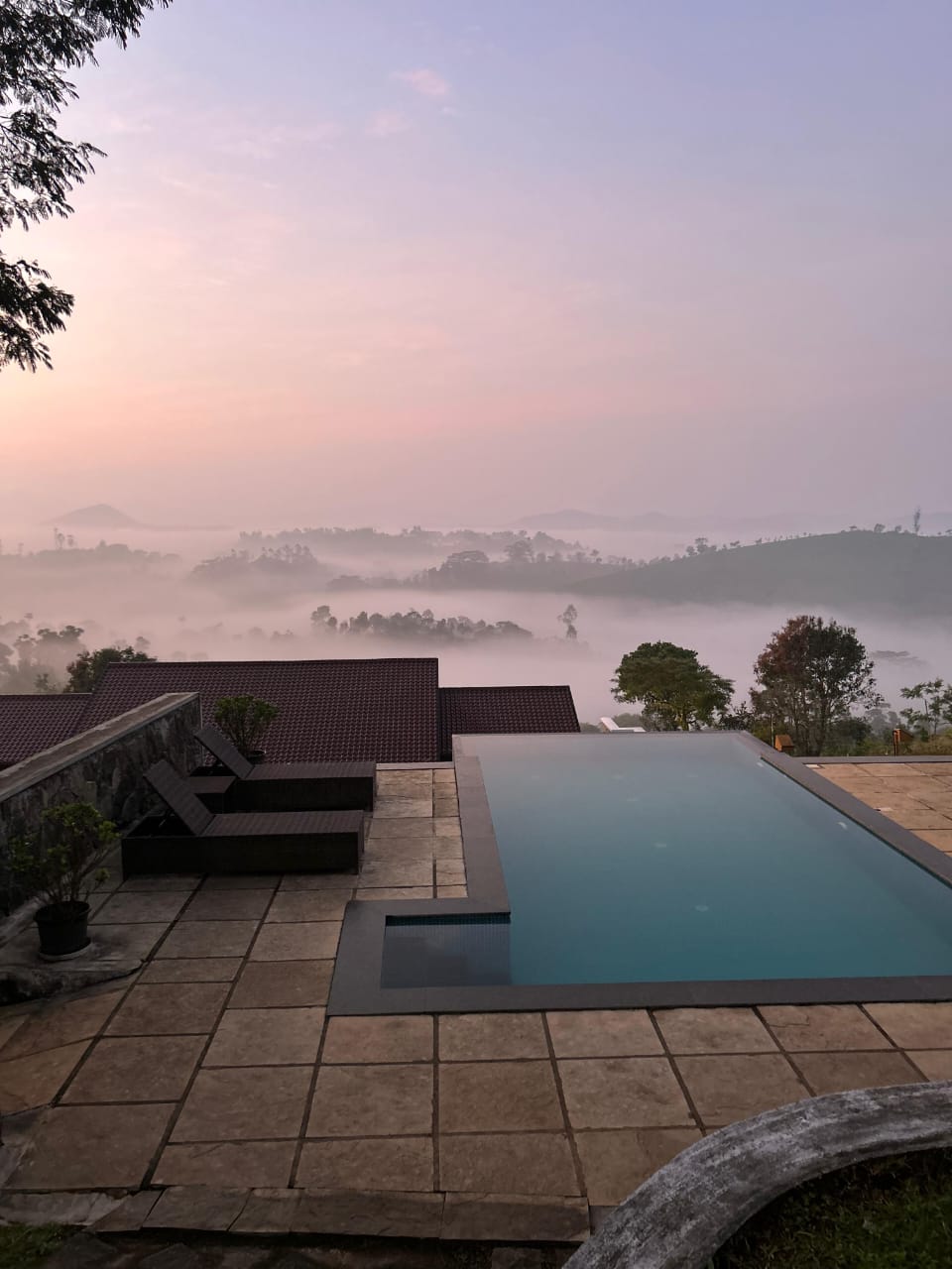 Sylvan Retreat: Luxury Hilltop Villa with Infinity Pool, Vagamon