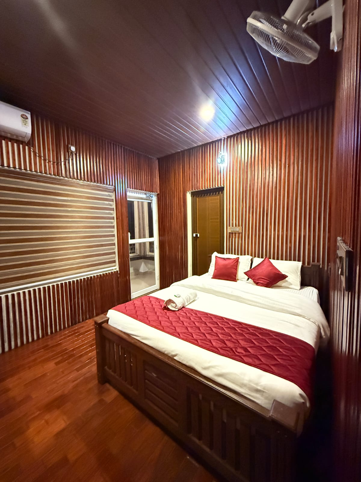 Luxury 5BHK Pool Villa in Vagamon – Large Family & Group Retreat