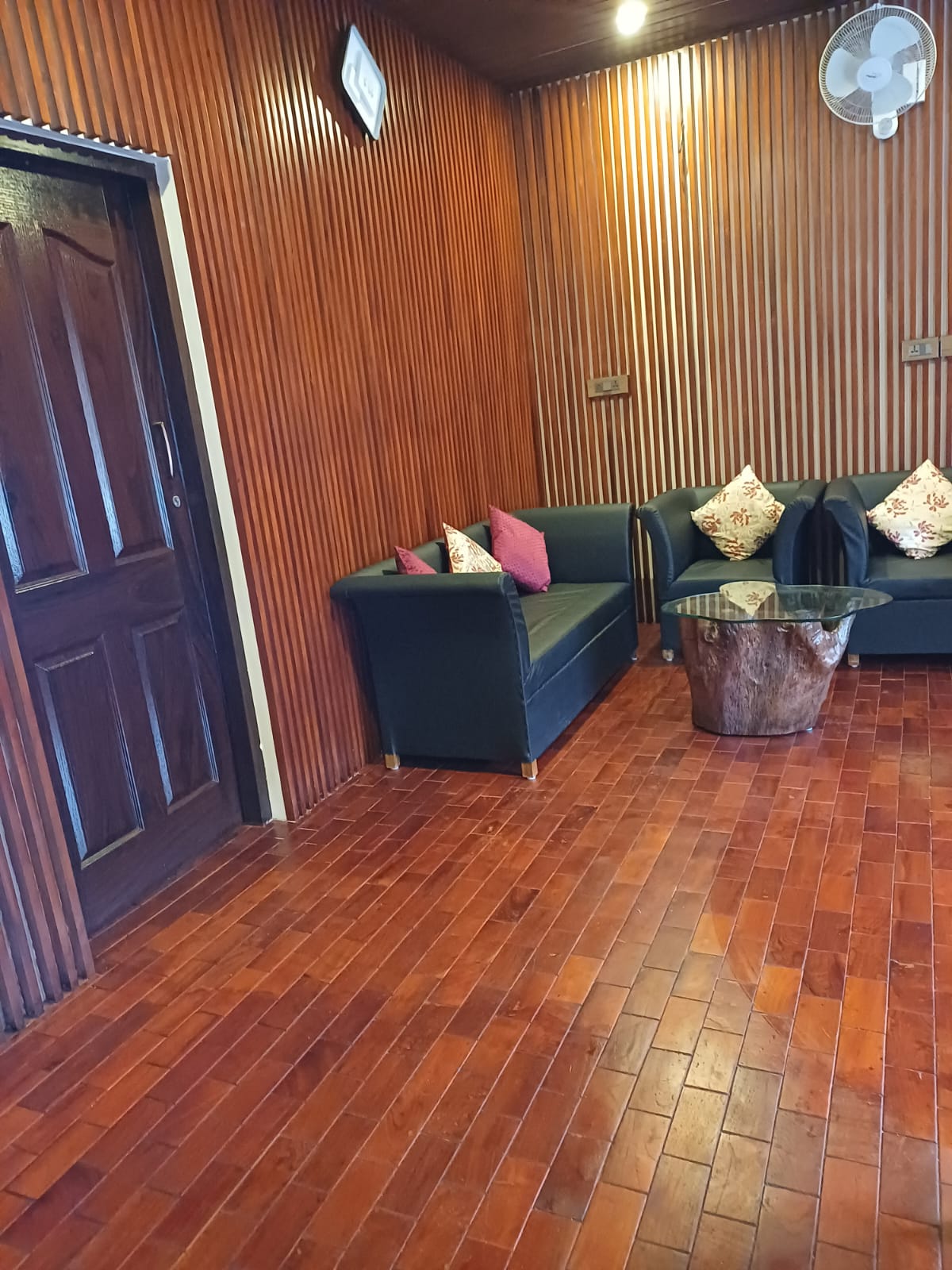 Luxury 5BHK Pool Villa in Vagamon – Large Family & Group Retreat