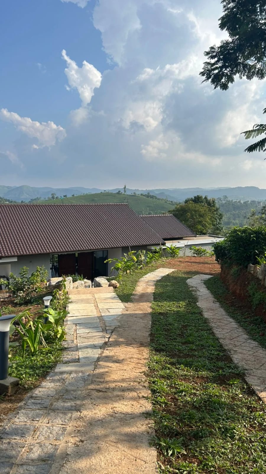 Sylvan Retreat: Luxury Hilltop Villa with Infinity Pool, Vagamon