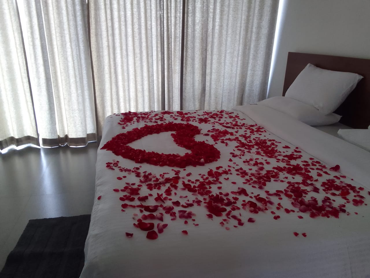 Sylvan Retreat: Luxury Hilltop Villa with Infinity Pool, Vagamon