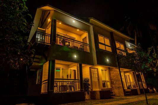 Luxury 4BHK Villa with Private Pool in Munnar – Family & Group Retreat