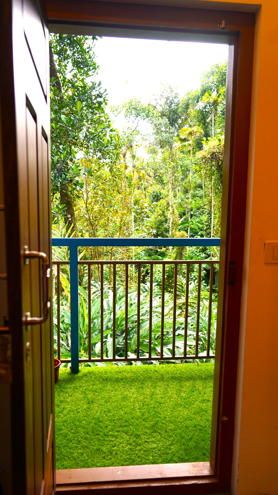Deluxe 5BHK Pool Villa in Munnar – Luxury Family & Group Stay