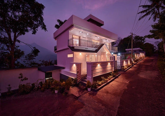 Modern Luxury 5BHK Pool Villa in Munnar – Premium Family Retreat